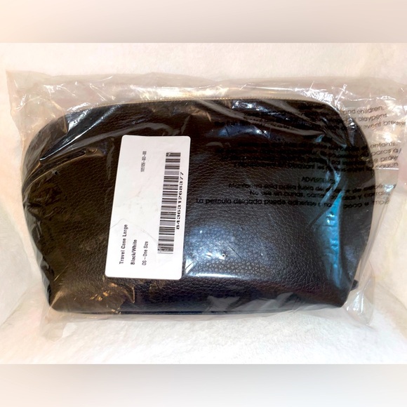 CUYANA BLACK LEATHER PEBBLE TRAVEL ACCESSORY CASE W/GOLD ZIPPER🌟🌟🌟NWT - Picture 14 of 15